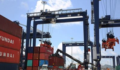 Các thiết bị chuyên xếp dỡ container phổ biến