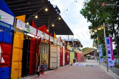 Khu chợ làm bằng container đẹp lộng lẫy giữa lòng Sài Gòn