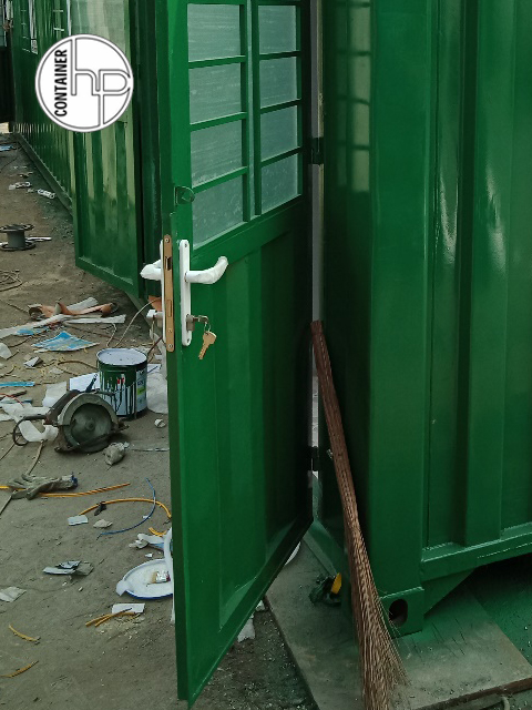 Container văn phòng được làm từ những tấm tôn kích cỡ 1,2m x 2,4 m
