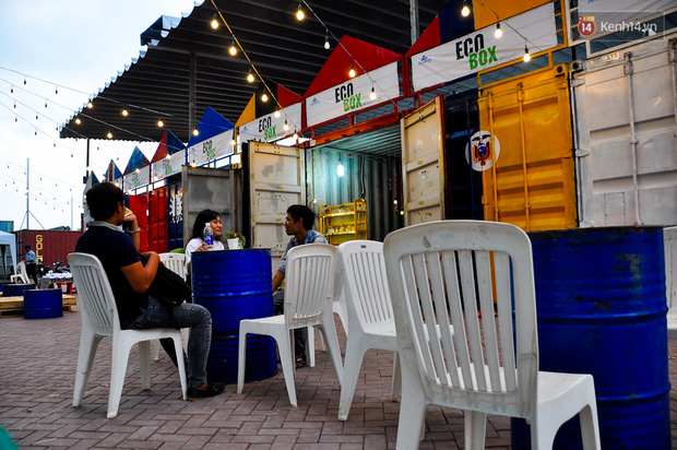 Khu chợ làm bằng container đẹp lộng lẫy giữa lòng Sài Gòn - Ảnh 13