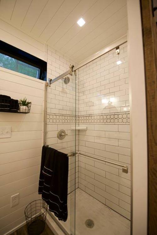 Tham quan nhà container 2 tầng giá rẻ nhưng đầy đủ tiện nghi tại Mỹ - Ảnh 13