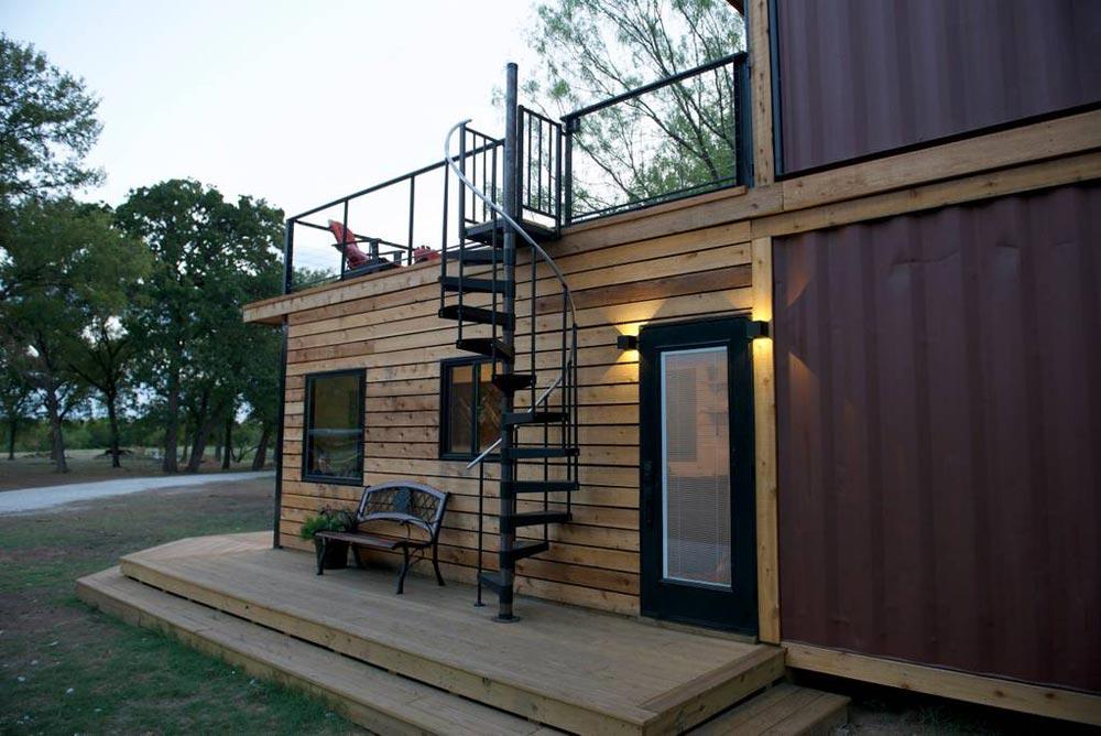 Tham quan nhà container 2 tầng giá rẻ nhưng đầy đủ tiện nghi tại Mỹ - Ảnh 2