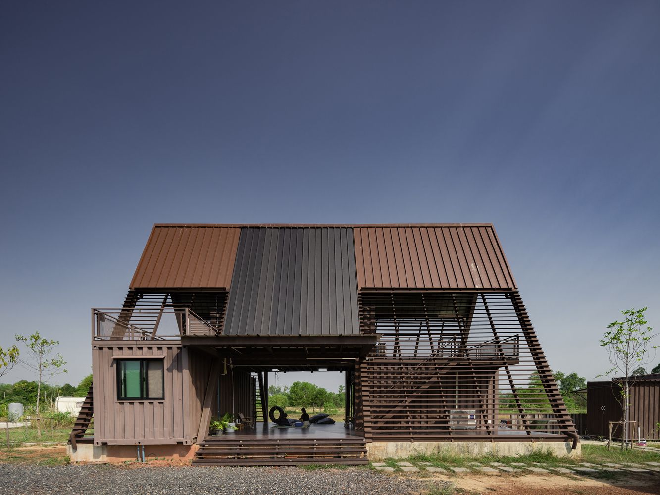[Tìm hiểu] Cuộc sống offgrid trong những căn nhà container - Ảnh 11